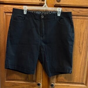 Faded Glory Women’s black shorts size 18W